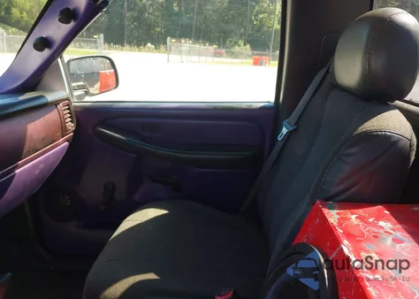 2000 Chevrolet Silverado 1500 from USA, damaged, VIN 1GCEC14W1YE215063